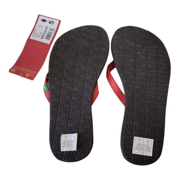 SANUK Size 5 Red Leather Yoga Mat Bottom Flip Flops - Picture 5 of 5